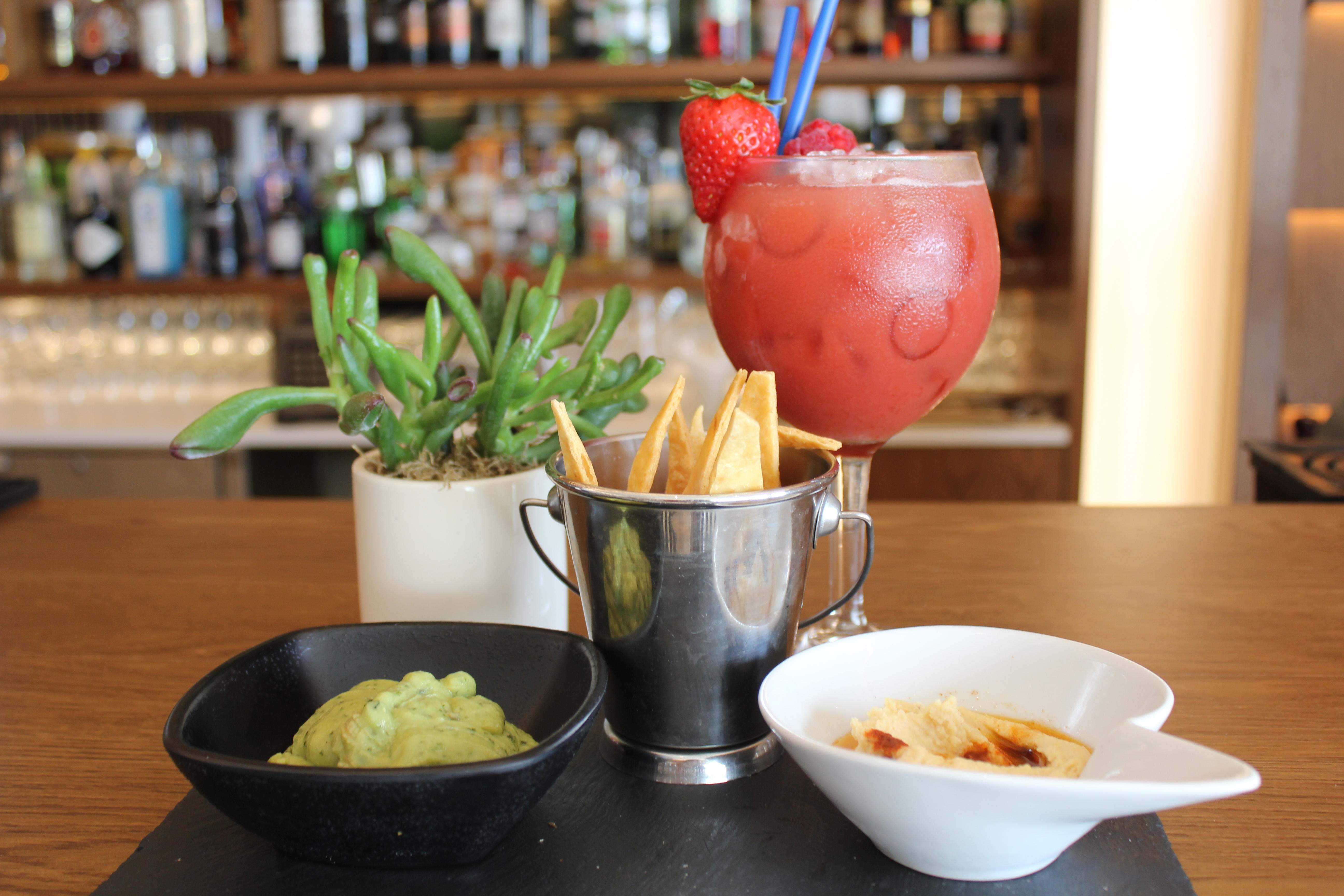 Praia D'El Rey Marriott Golf & Beach Resort Praia del Rei Ngoại thất bức ảnh Guacamole and hummus