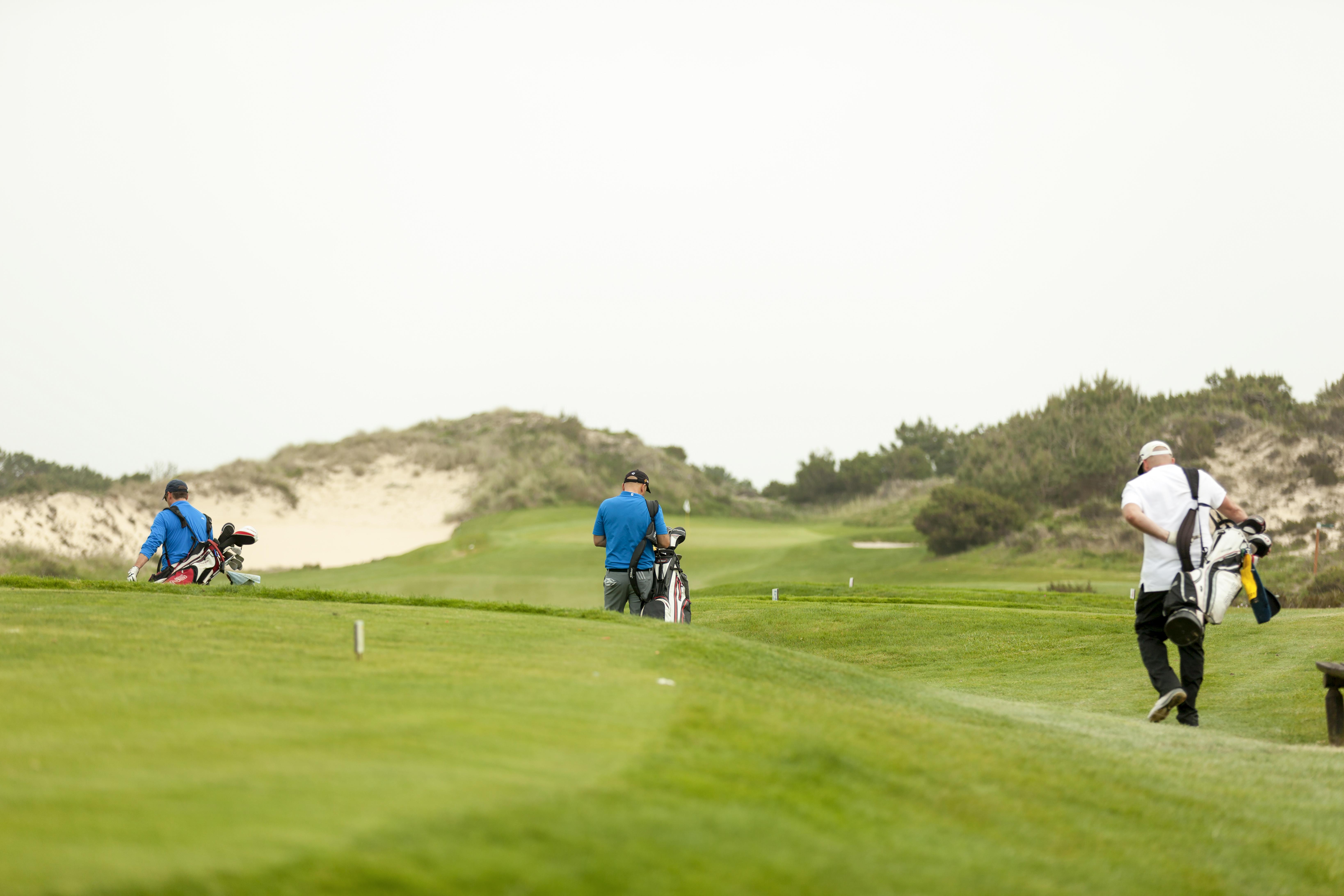 Praia D'El Rey Marriott Golf & Beach Resort Praia del Rei Ngoại thất bức ảnh Golfers at the 2009 KLM Open