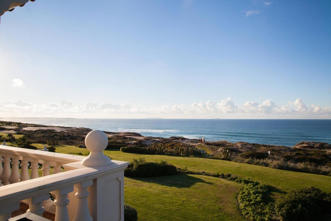 Praia D'El Rey Marriott Golf & Beach Resort Praia del Rei Ngoại thất bức ảnh View of the Atlantic Ocean from the porch of the Ocean House