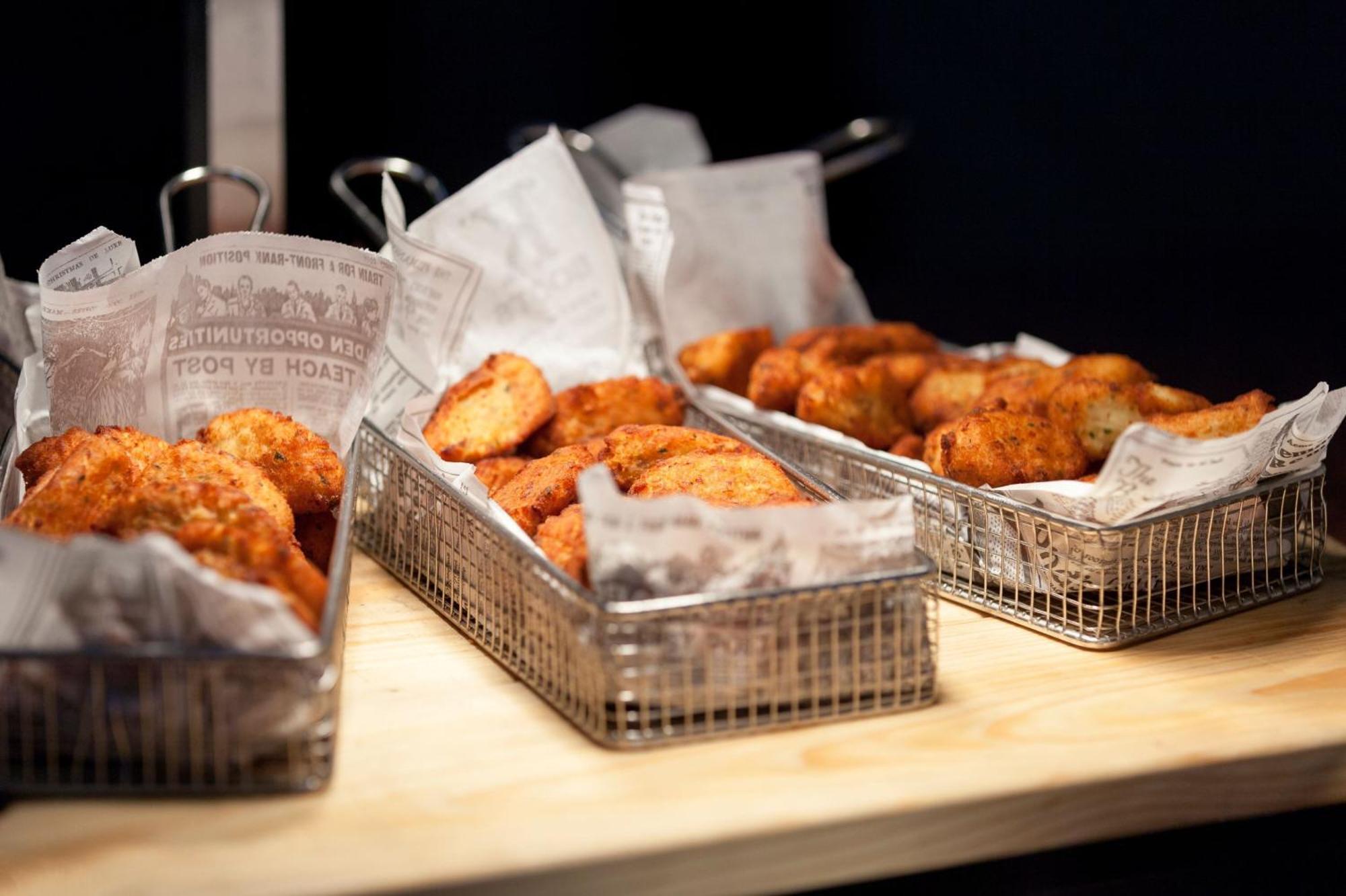 Praia D'El Rey Marriott Golf & Beach Resort Praia del Rei Ngoại thất bức ảnh Hushpuppies