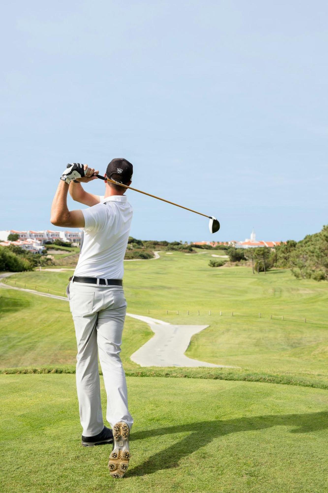 Praia D'El Rey Marriott Golf & Beach Resort Praia del Rei Ngoại thất bức ảnh Golf player